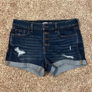 Very cute old navy jeans! Boyfriend style mid rise.